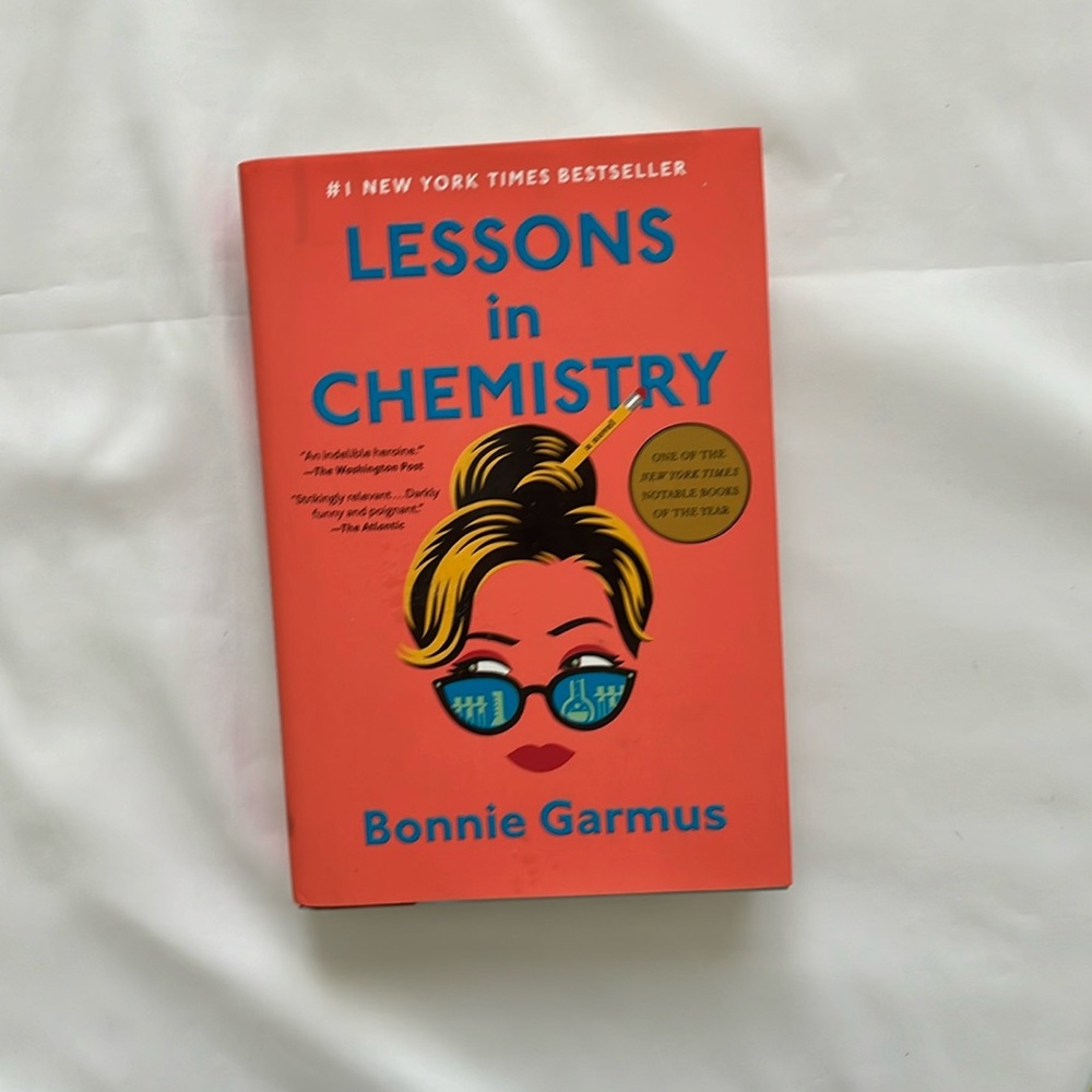 Lessons In Chemistry by Bonnie Garmus NWT